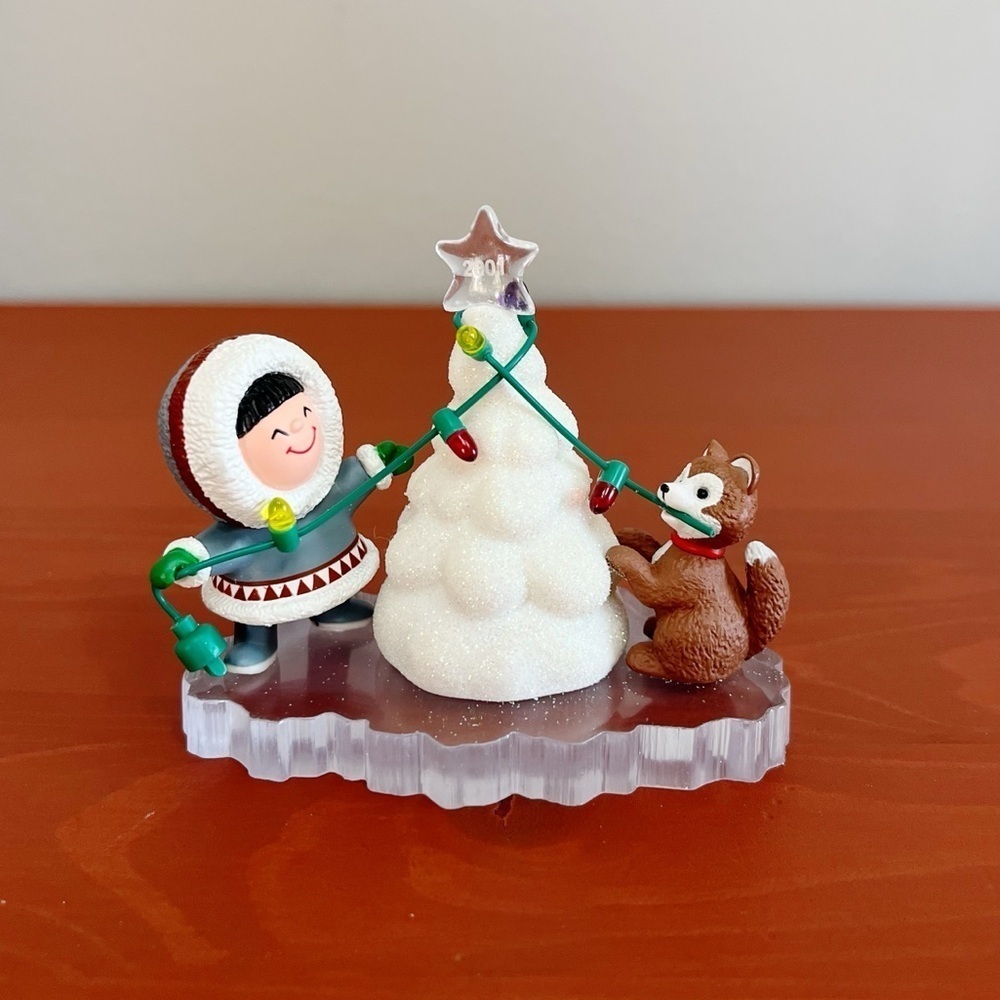 Hallmark Frosty Friends Collector's Series Christmas Tree Ornament 2001